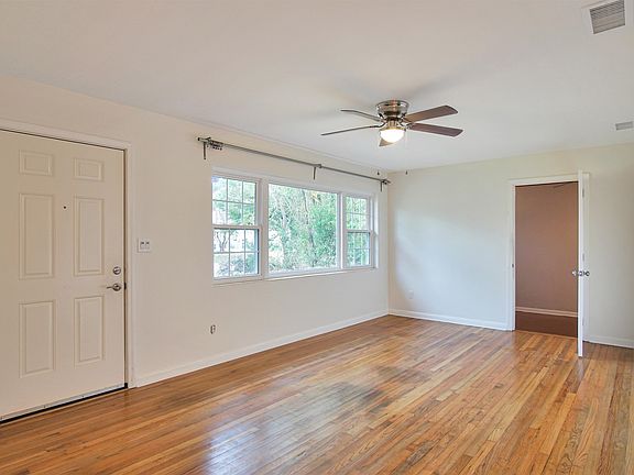 5th image of 435 W Carolina St