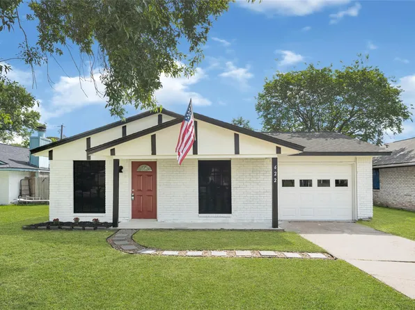 622 N 13th St, La Porte, TX 77571