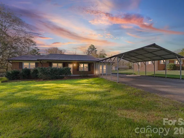 3227 Westover Rd, Statesville, NC 28677