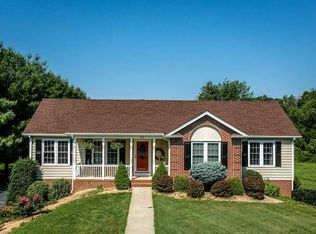 111 Sylvan Dr, Stuarts Draft, VA 24477
