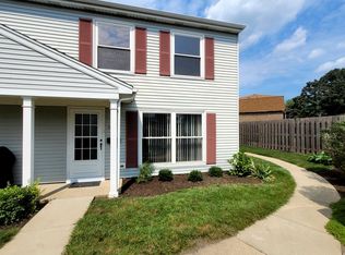 783 Wellington Ave #U27, Elk Grove Village, IL 60007