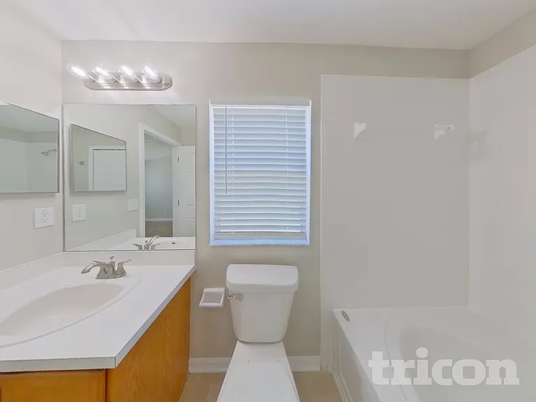 11749 Lynmoor Dr — Photo 6