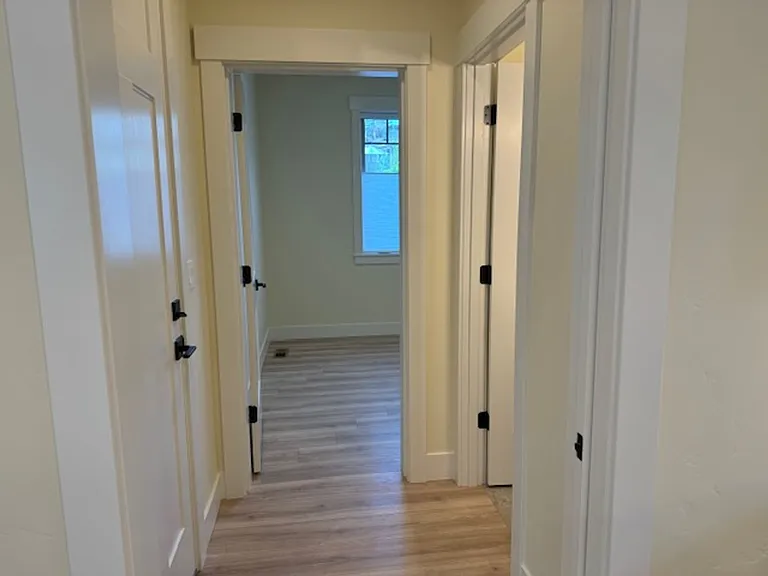 1574 NW Erin Ct #1 — Photo 7