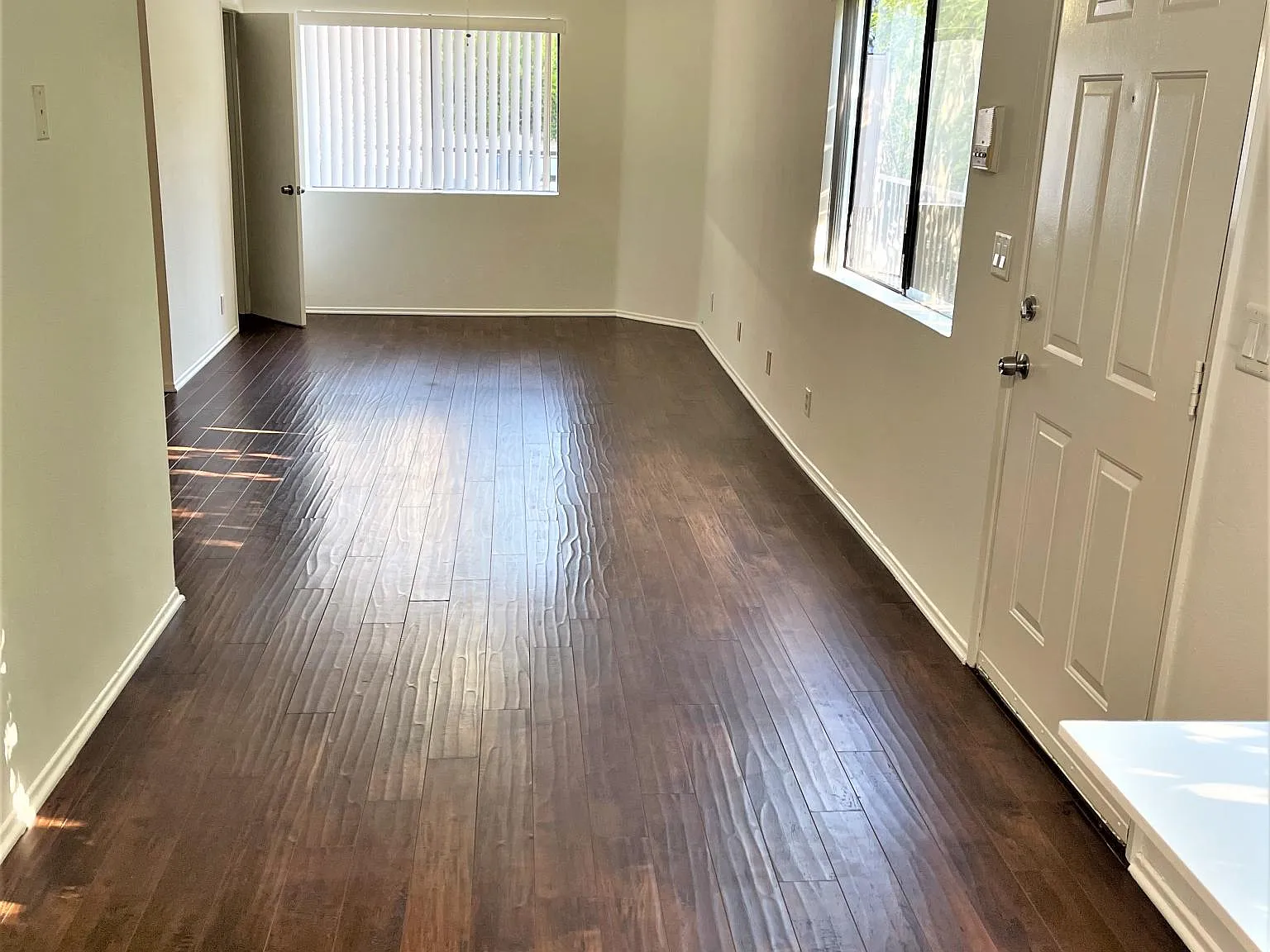 2307 N Fairview Street — Photo 2