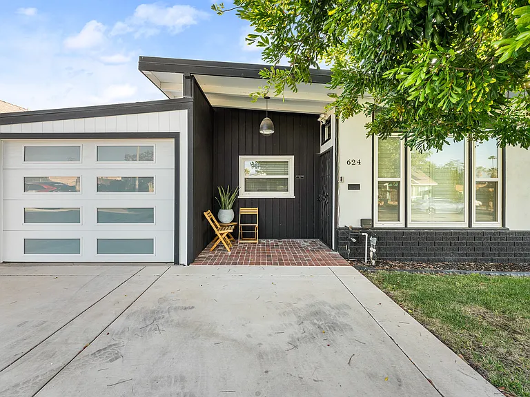 624 McKinley Dr — Photo 1