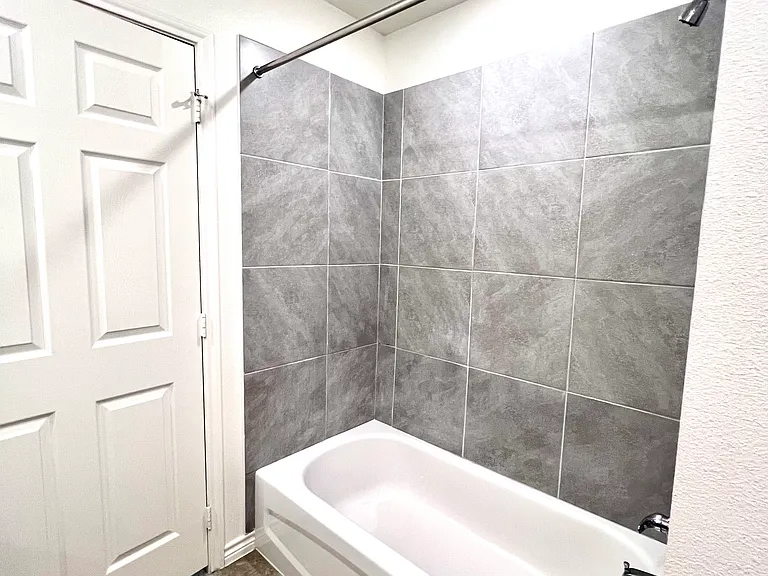 2313 Zanoletti Dr #B — Photo 27
