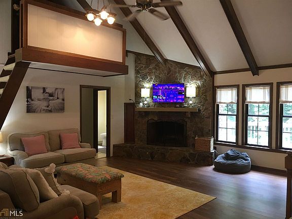 3rd image of 5021 Kurt Ln SW