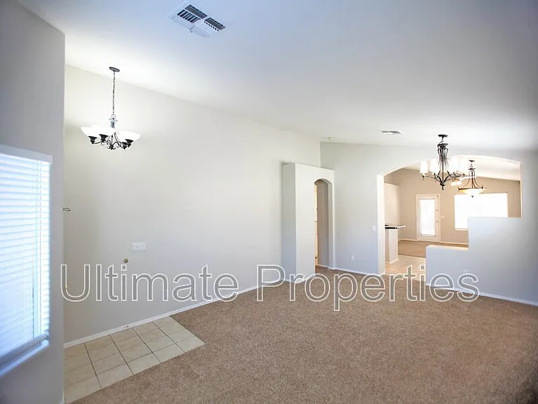 7725 W Foothill Dr — Photo 2