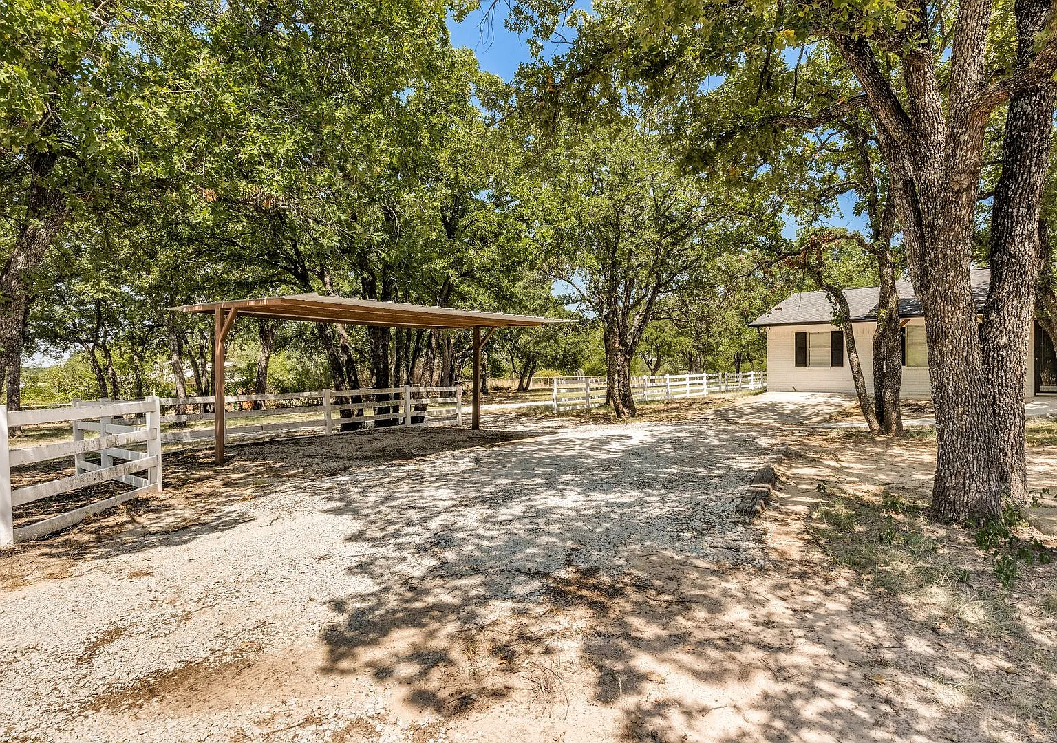 Country living in this updated 4 bedroom/1.5 bath modern farmhouse — Photo 3