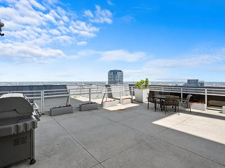737 W Washington Blvd #2804 — Photo 24