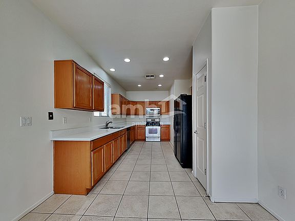 4th image of 1328 E Weatherby Way
