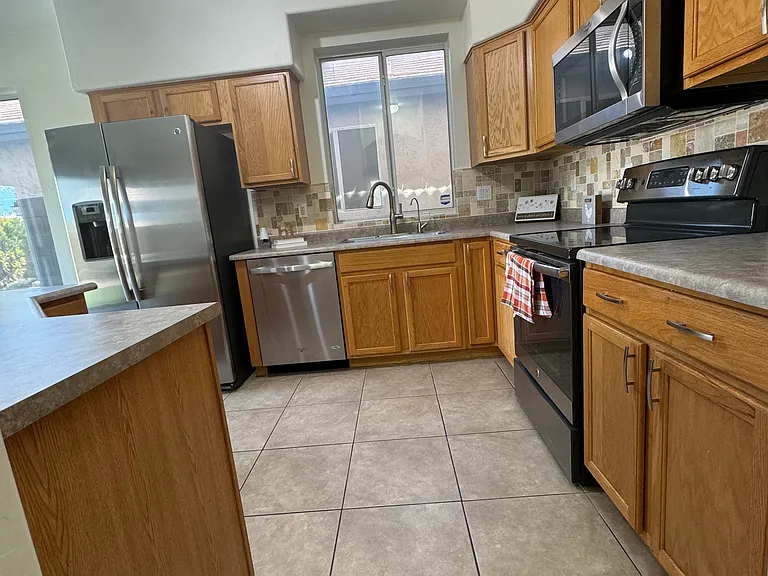 3206 E Kristal Way — Photo 7