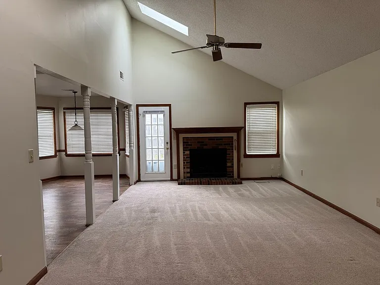 3069 Barberry Ln — Photo 3
