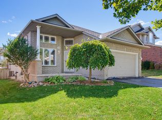 858 Cresthaven Cres, London, ON N6K4W4