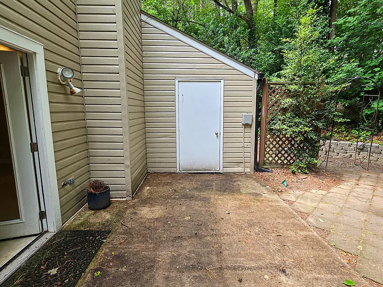 7831 Stephanie Ln — Photo 45