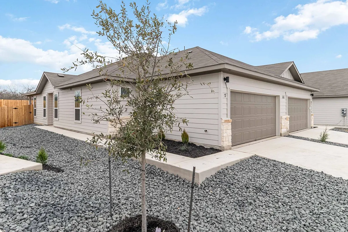 Building Photo - 5111 Cindy Br #1