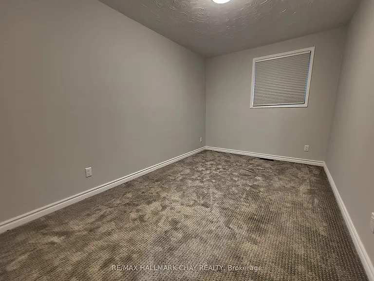30 Orwell Cres — Photo 21