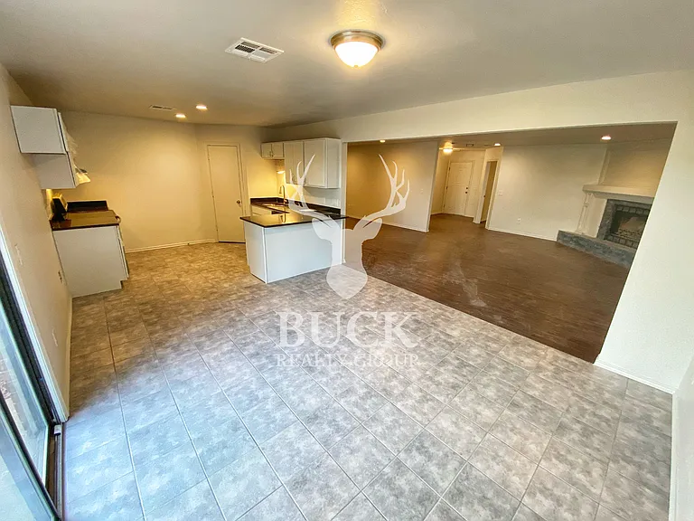 11300 Cimarron Dr — Photo 2