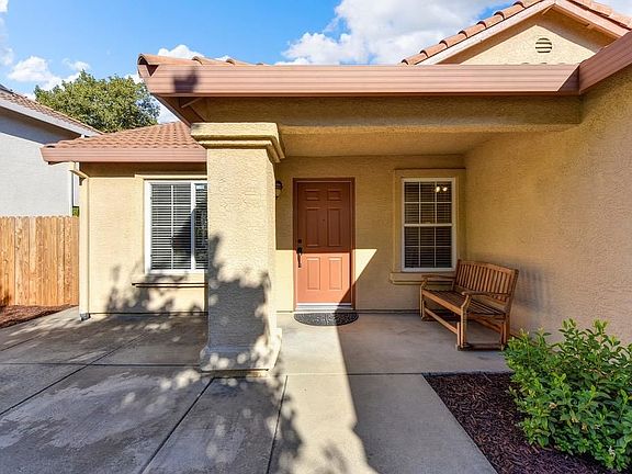 5th image of 1746 Evergreen Dr
