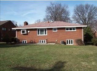 218 Thomas Dr, Pittsburgh, PA 15236