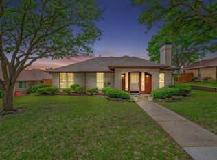 2010 Vista Crest Dr, Carrollton, TX 75007