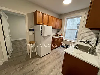 Rented by Metropolis International Realty Inc.