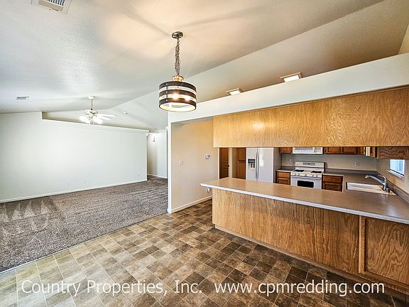 4th image of 971 Paramount Way