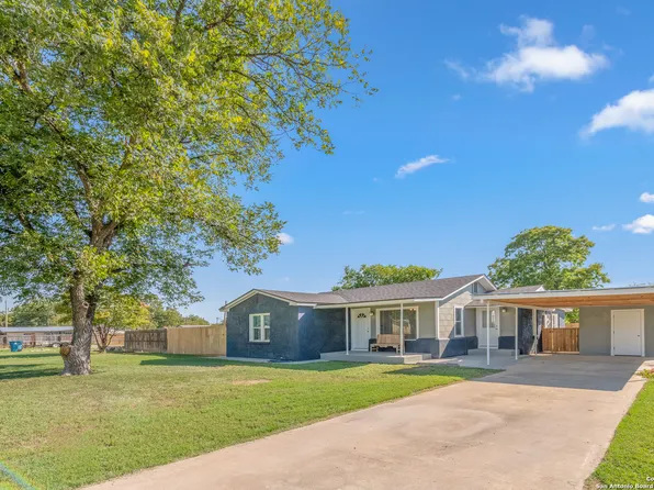 302 14th, Junction, TX 76849