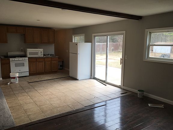 5th image of 127 Attison Ave