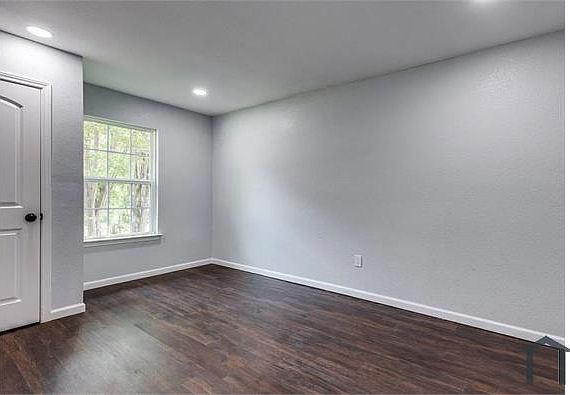 2nd image of 4169 Doyle Ln