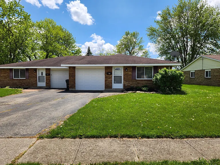 1256 Heritage Dr — Photo 2