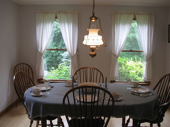 formal dining room-bamboo flrs