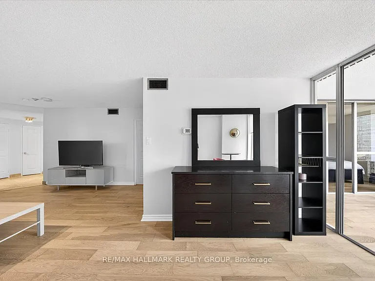 55 Centre Ave #1506 — Photo 15