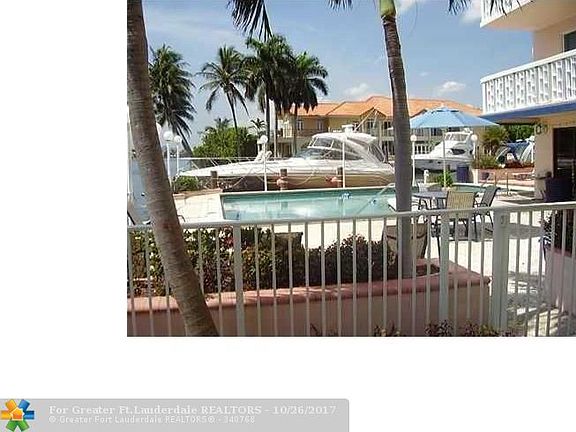 5th image of 2900 NE 30th St APT 6F