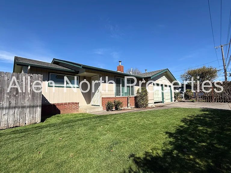 Maxwell Rd — Photo 1