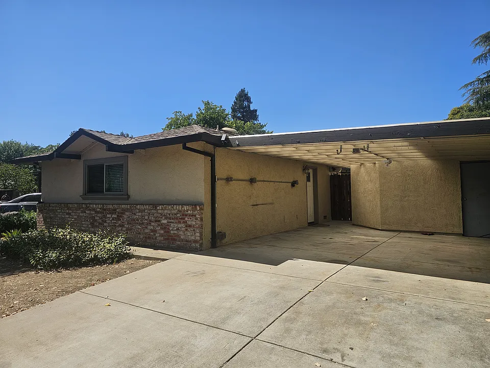 1415 Union Dr #B