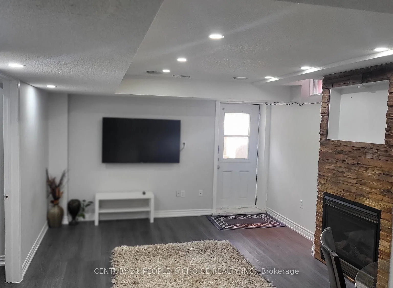 2 bed, $1,650 — Photo 2