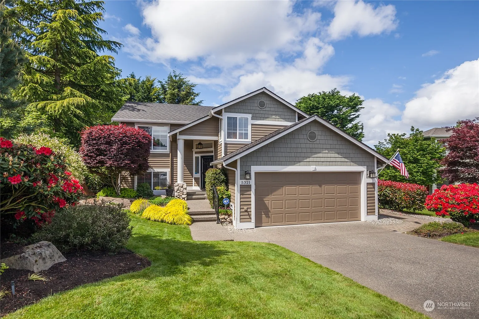 5321 Nathan Loop SE photo 1