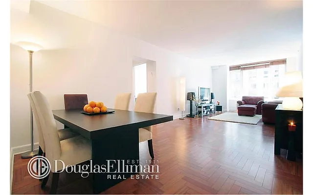 Rented by Douglas Elliman | media 15
