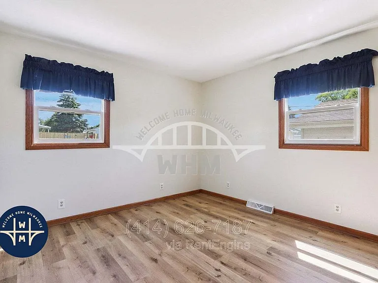 3559 S 33rd St — Photo 11
