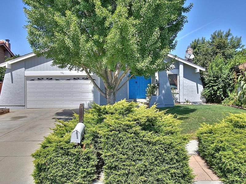 1st image of 131 Corkwood Ct