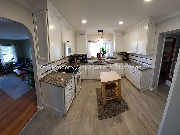 2nd image of 1034 E Otis Ave