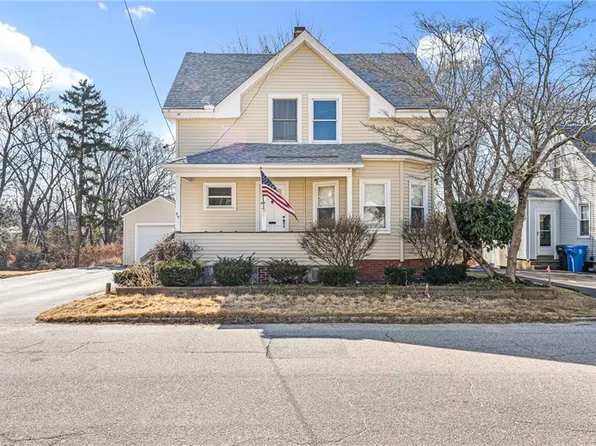 27 Hemlock Ave, Cranston, RI 02910