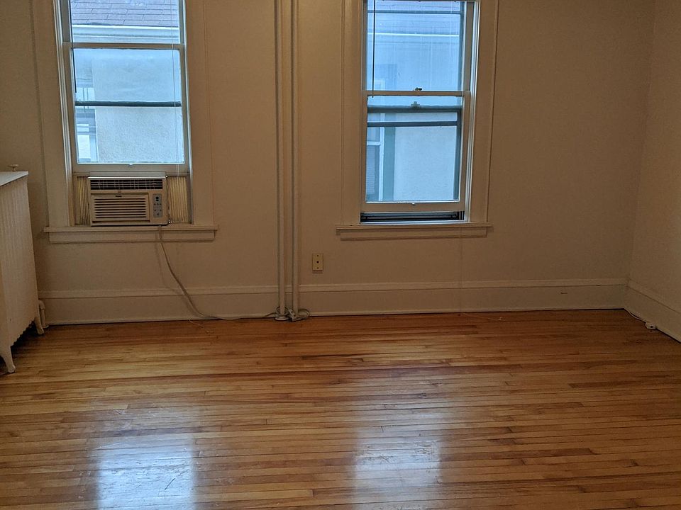 1st image of 834 Grand Ave