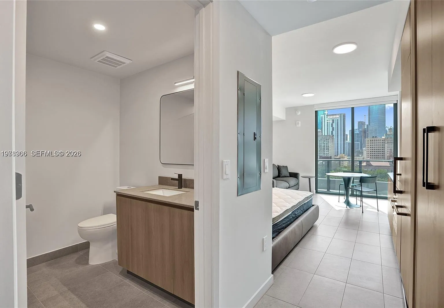 Studio, 1.0 bath, $2,500 — Photo 2