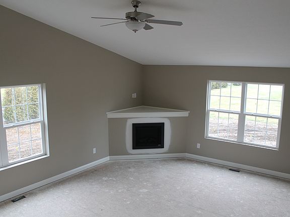 4th image of 1268 Colston Dr