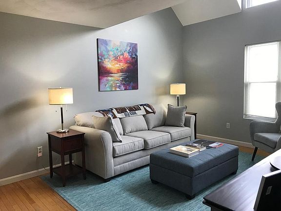 3rd image of 45 King St