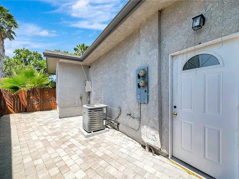 10163 Petit Ave — Photo 4