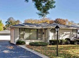 211 S William St, Mount Prospect, IL 60056