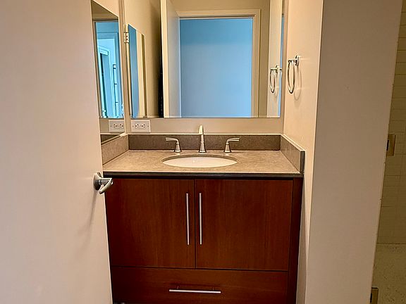 3rd image of 88 E San Fernando St Unit 808